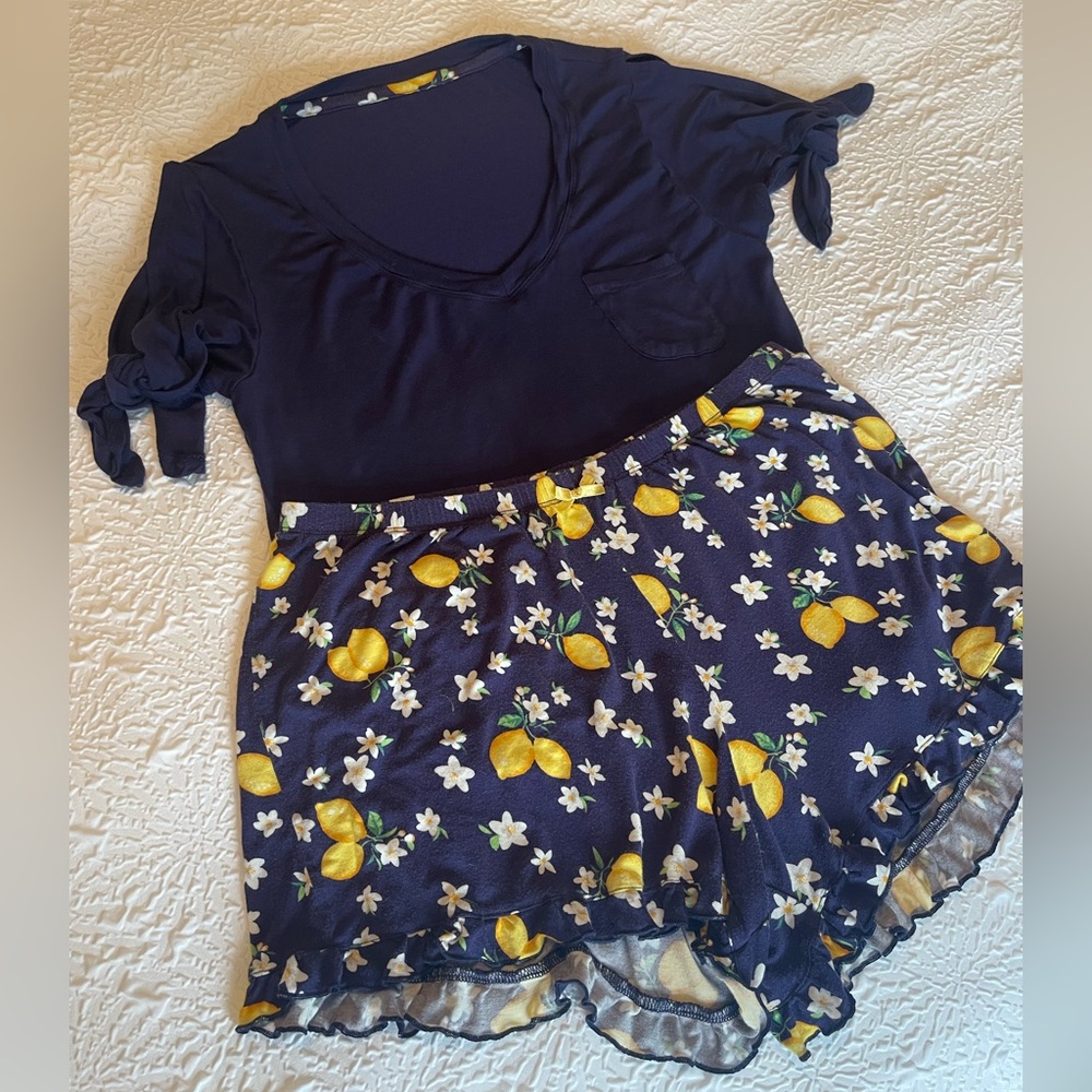 2 piece set, small, navy, never worn, tags removed